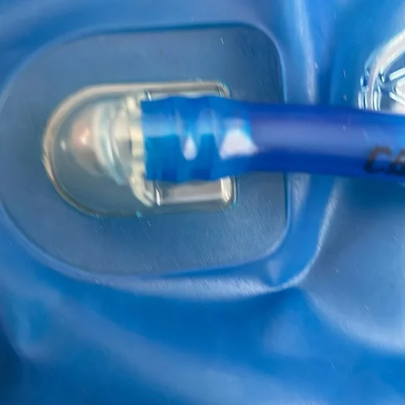 Camelpak Kid Mini Mule 50oz Hydration Pack. Blue | atomic blue/navy blue - Picture 7 of 10